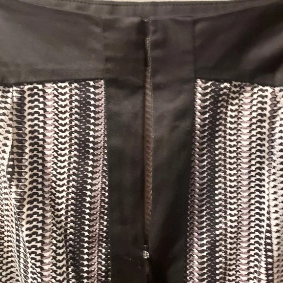 eci New York Black and White Printed Pencil Skirt in Size 14 - Picture 7 of 10